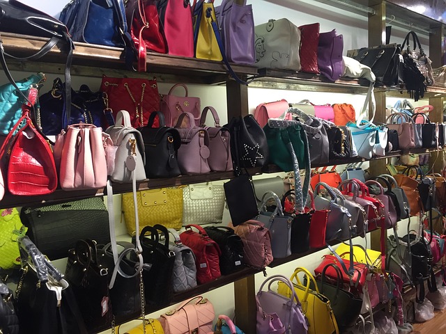 Retail Translation Specialists bags 1633719 640