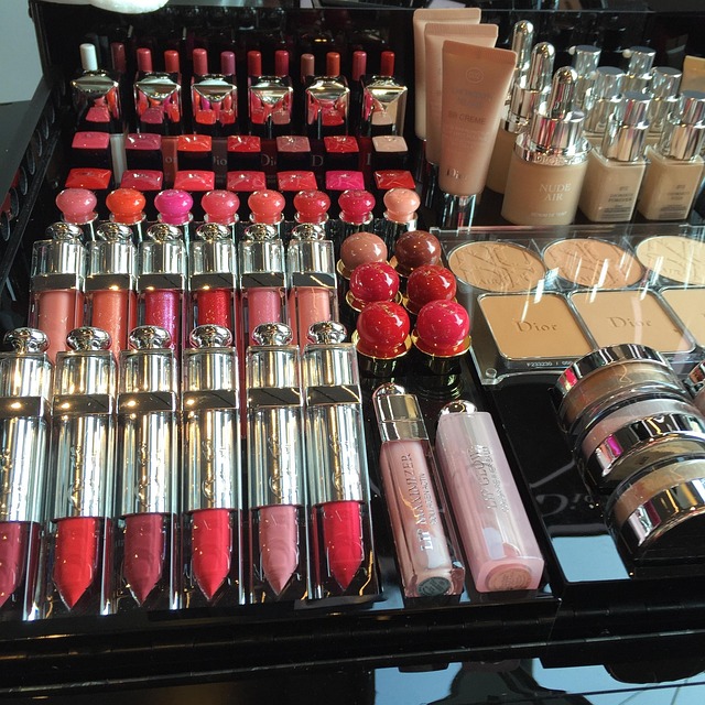 Retail Translation Specialists cosmetics 1078712 640