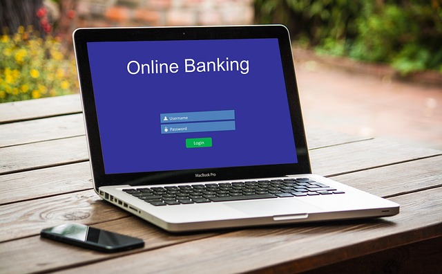 Banking & Financial Translation Services online banking 3559760 640