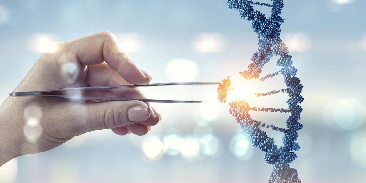 Biotechnology Translation Services researcher fixing DNA strend