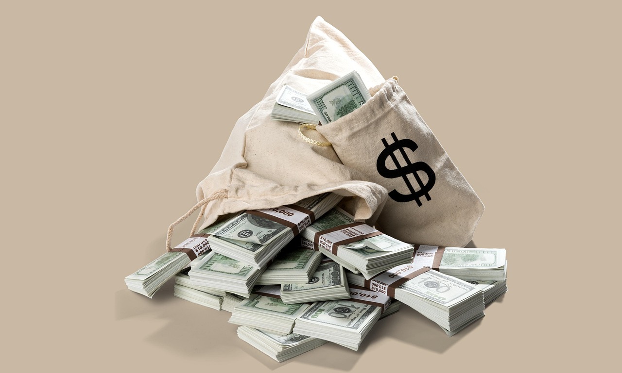 Go Global with Confidence: Expert Fintech Translation for Seamless Expansion. an image showing a cash money